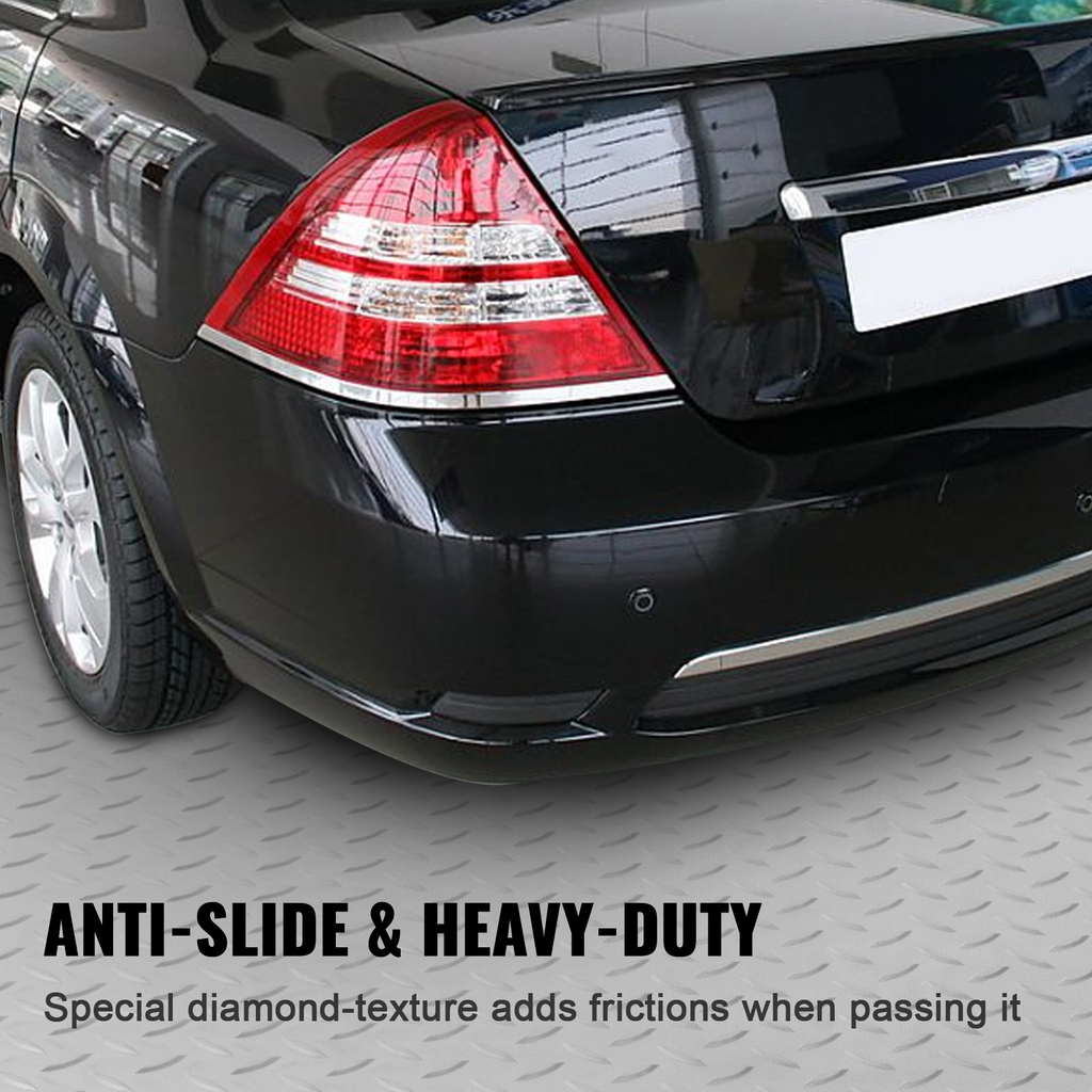 Alfombrilla de vinilo para garaje (4,9 x 13 pies) antideslizante con textura de diamante color plateado para cubrir debajo del coche 63,7 pies cuadrados