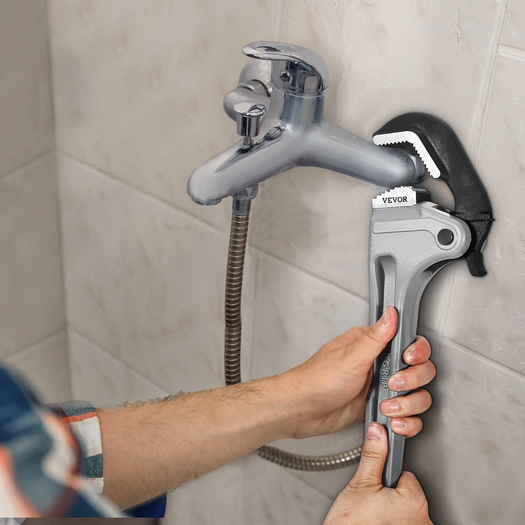 Llave de tubo recta de aluminio VEVOR de 18 pulgadas con ajuste automático de mordaza 60CRV